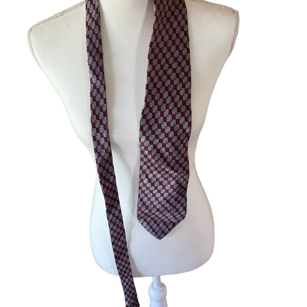 Club‎ Room by Charter Club Red and Blue Geometric Square Pattern Silk Necktie